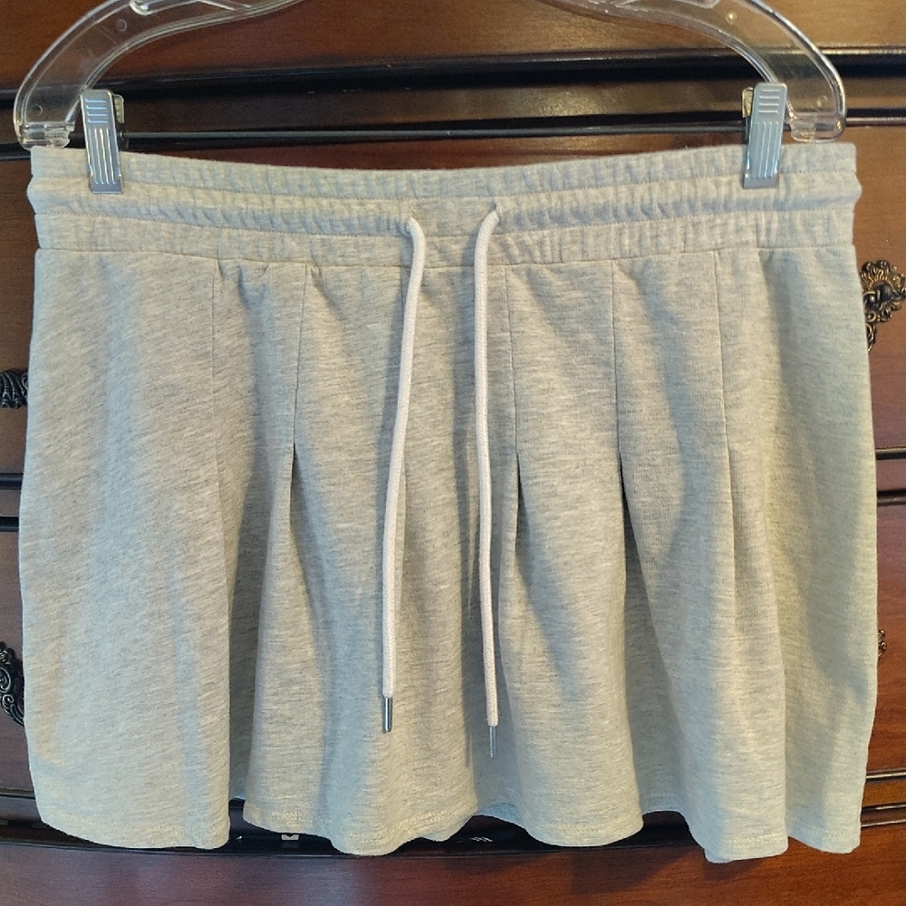 No Boundaries Sweatshirt Light Gray Tennis Skirt Sz XL